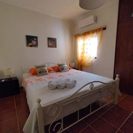 3 Bedrooms Apartamento *